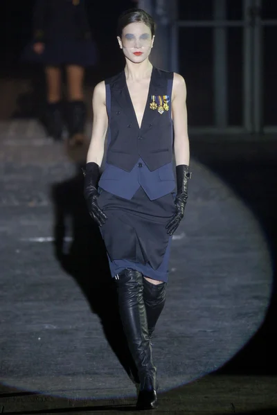 Look 3